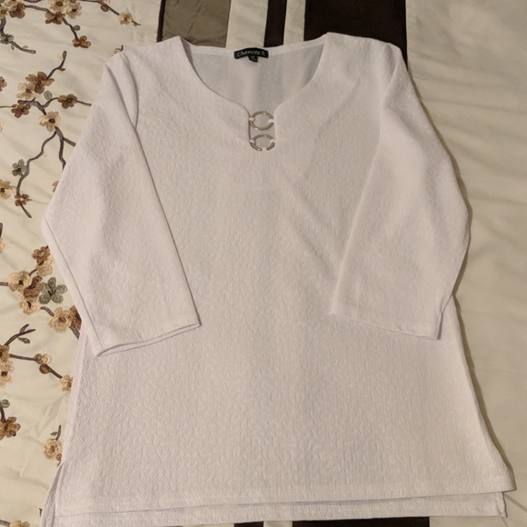 2/$10 NWOT Chances R white top - Picture 1 of 4